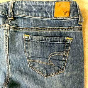 Distressed American Eagle Medium wash denim Jeans